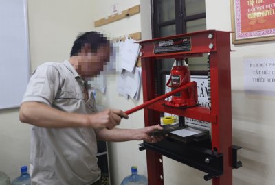 Sản xuất - sử dụng biển số xe giả bị xử phạt như thế nào? 1 Sản xuất - sử dụng biển số xe giả bị xử phạt như thế nào? 1a