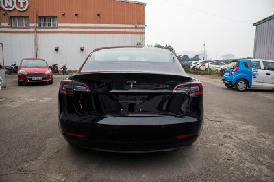 Ảnh chi tiết xe Tesla Model 3 vừa về Việt Nam 5 Ảnh chi tiết xe Tesla Model 3 vừa về Việt Nam a5