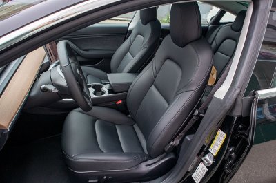 Ảnh chi tiết xe Tesla Model 3 vừa về Việt Nam 42 Ảnh chi tiết xe Tesla Model 3 vừa về Việt Nam a42