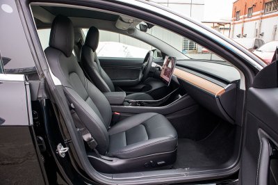 Ảnh chi tiết xe Tesla Model 3 vừa về Việt Nam 43 Ảnh chi tiết xe Tesla Model 3 vừa về Việt Nam a43