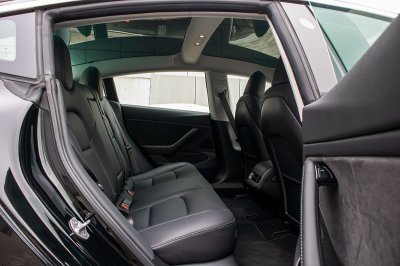 Ảnh chi tiết xe Tesla Model 3 vừa về Việt Nam 44 Ảnh chi tiết xe Tesla Model 3 vừa về Việt Nam a44