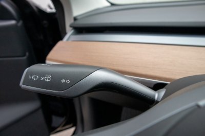 Ảnh chi tiết xe Tesla Model 3 vừa về Việt Nam 39 Ảnh chi tiết xe Tesla Model 3 vừa về Việt Nam a39