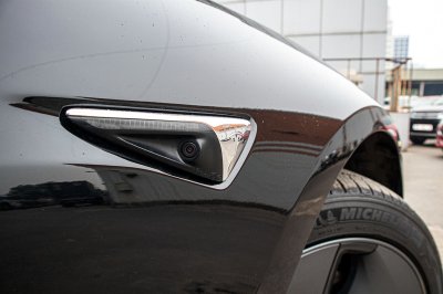 Ảnh chi tiết xe Tesla Model 3 vừa về Việt Nam 20 Ảnh chi tiết xe Tesla Model 3 vừa về Việt Nam a20