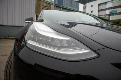Ảnh chi tiết xe Tesla Model 3 vừa về Việt Nam 10 Ảnh chi tiết xe Tesla Model 3 vừa về Việt Nam a10