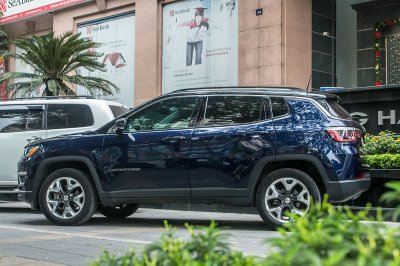 Jeep Compass - Đối thủ ít gặp của Mazda CX-5 tại Việt Nam 3 Jeep Compass - Đối thủ ít gặp của Mazda CX-5 tại Việt Nam a3