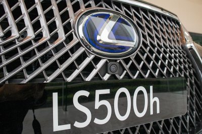 Bộ ảnh chi tiết xe Lexus LS500h 2020 bản giới hạn tại Việt Nam 7 Camera xe Lexus LS500h 2020