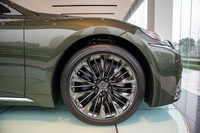 Bộ ảnh chi tiết xe Lexus LS500h 2020 bản giới hạn tại Việt Nam 13 La-zăng xe xe Lexus LS500h 2020