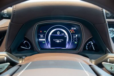 Bộ ảnh chi tiết xe Lexus LS500h 2020 bản giới hạn tại Việt Nam 51 Đồng hồ sau lái xe Lexus LS500h 2020