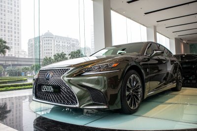 Bộ ảnh chi tiết xe Lexus LS500h 2020 bản giới hạn tại Việt Nam 4 Ảnh chụp trước xe Lexus LS500h 2020