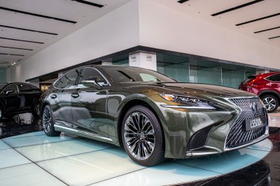 Bộ ảnh chi tiết xe Lexus LS500h 2020 bản giới hạn tại Việt Nam 5 Hình ảnh đầu xe Lexus LS500h 2020