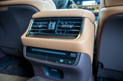 Bộ ảnh chi tiết xe Lexus LS500h 2020 bản giới hạn tại Việt Nam 38 Cửa gió điều hoà xe Lexus LS500h 2020