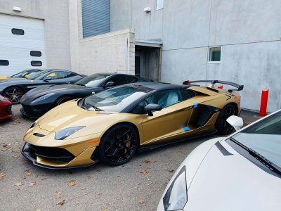 Người Việt đầu tiên sở hữu Lamborghini Aventodor SVJ Roadsterza