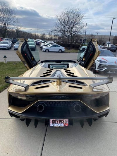 Người Việt đầu tiên sở hữu Lamborghini Aventador SVJ Roadste- Siêu xe mạnh nhất của hãng xe Ý Người Việt đầu tiên sở hữu Lamborghini Aventador SVJ Roadste- Siêu xe mạnh nhất của hãng xe Ýs