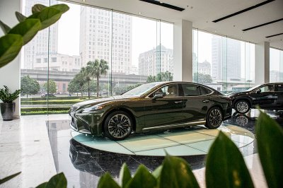 Bộ ảnh chi tiết xe Lexus LS500h 2020 bản giới hạn tại Việt Nam 3 Đầu xe Lexus LS500h 2020