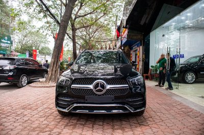 Mercedes-Benz GLE300 Diesel 2020 đầu tiên tại Việt Nam, nội thất hút hồn Đầu xe Mercedes-Benz GLE300 Diesel 2020