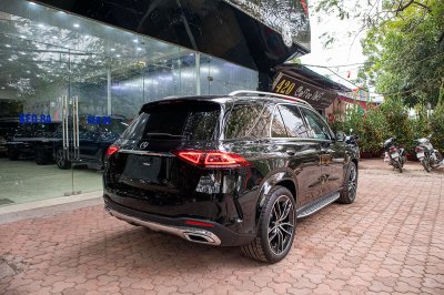 Mercedes-Benz GLE300 Diesel 2020 đầu tiên tại Việt Nam, nội thất hút hồn Đuôi xe Mercedes-Benz GLE300 Diesel 2020