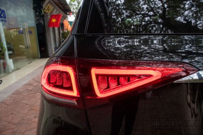 Đèn hậu xe Mercedes-Benz GLE300 Diesel 2020