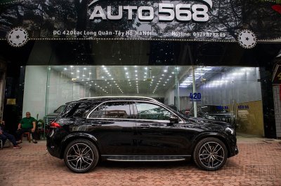 Ảnh chụp thân xe Mercedes-Benz GLE300 Diesel 2020