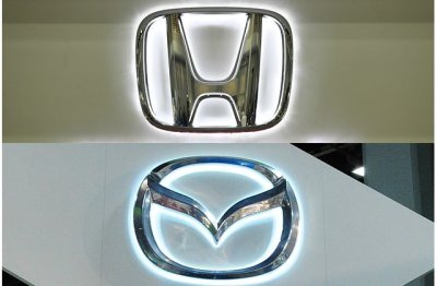 So sánh Honda Civic 2020 và Mazda 3 2020 - Cả Mazda và Honda ngang cơ nhau về công nghệ hỗ trợ So sánh Honda Civic 2020 và Mazda 3 2020 - Cả Mazda và Honda ngang cơ nhau về công nghệ hỗ trợ