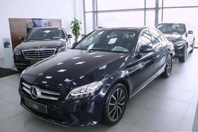 "Soi" chiếc Mercedes-Benz C200 mới cứng của tiền đạo U22 Tiến Linh a8