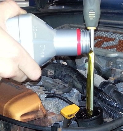 Những mẹo sửa xe ô tô hữu ích mà không cần ra tiệm Những mẹo sửa xe ô tô hữu ích mà không cần ra tiệm. a1