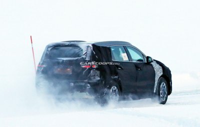 Hyundai Santa Fe facelift thử sức mùa đông Hyundai Santa Fe facelift thử sức mùa đông