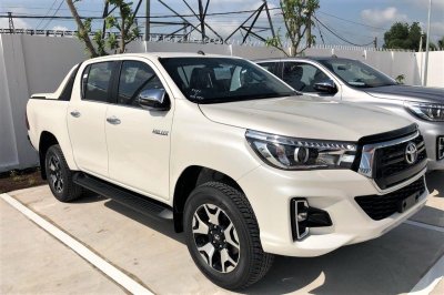 Toyota Hilux giảm mạnh so với tháng trước 1