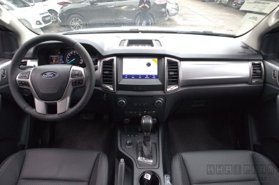 Ảnh chi tiết xe Ford Ranger Limited 2020 vừa ra mắt Việt Nam 18 Ảnh chụp khoang lái xe Ford Ranger Limited 2020