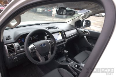 Ảnh chi tiết xe Ford Ranger Limited 2020 vừa ra mắt Việt Nam 23 Ảnh chụp khoang lái xe Ford Ranger Limited 2020