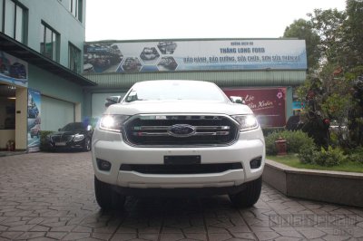 Ảnh chi tiết xe Ford Ranger Limited 2020 vừa ra mắt Việt Nam 2 Ảnh chụp trước xe Ford Ranger Limited 2020