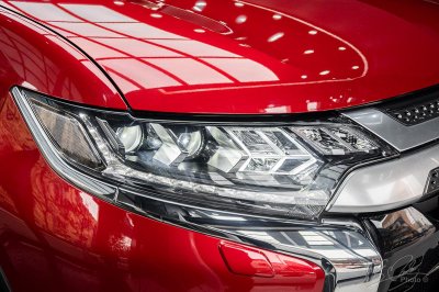 Hệ thống đèn chiếu sáng trước trên Mitsubishi Outlander 2020 được nâng cấp toàn lên dạng Full LED.