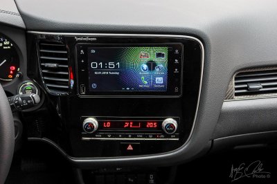 Màn hình cảm ứng 7 inch có khả năng kết nối Android Auto và Apple CarPlay.