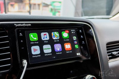 Màn hình cảm ứng tương thích với tính năng Apple CarPlay và Android Auto.