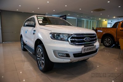 Ảnh chi tiết xe Ford Everest 2020 nâng cấp mới ra mắt, quyết đấu Toyota Fortuner tại Việt Nam 22 Ảnh chụp trước xe Ford Everest 2020