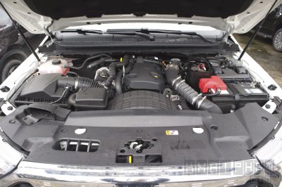 Ảnh chi tiết xe Ford Everest 2020 nâng cấp mới ra mắt, quyết đấu Toyota Fortuner tại Việt Nam 23 Ảnh chụp động cơ xe Ford Everest 2020