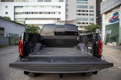 Ảnh chụp thùng xe Ford F-150 Raptor Black Edition 2020