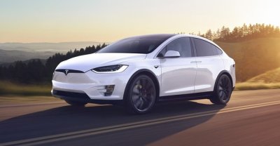 Tesla Model X a4