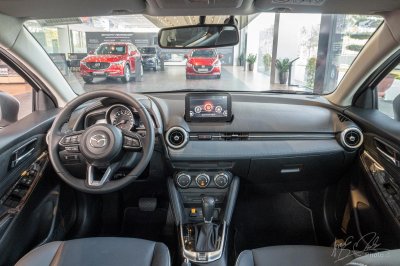 Nội thất của Mazda 2 2020 không thay đổi so với mô hình cũ.