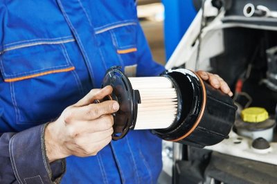 Thay lọc nhiên liệu Thay lọc nhiên liệu 1