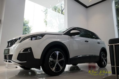 Ảnh chụp trước xe Peugeot 3008​​ Active 2020