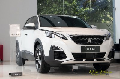 Ảnh chụp trước xe Peugeot 3008​​ Active 2020 a