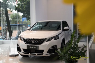 Ảnh chụp trước đầu xe Peugeot 3008​​ Active 2020