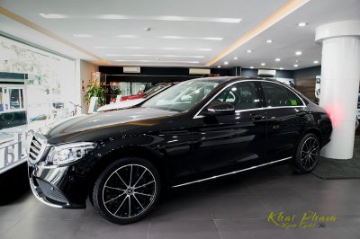 Hình ảnh trước xe Mercedes-Benz C 200 Exclusive 2020 11