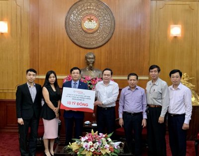 Toyota Việt Nam ủng hộ 10 tỷ đồng chung tay đẩy lùi dịch Covid-19 Toyota Việt Nam ủng hộ 10 tỷ đồng chung tay đẩy lùi dịch Covid-19.