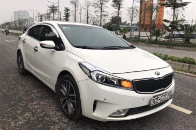 Kia Cerato 2016 được đánh giá cao về hệ thống trang bị tiện nghi 1