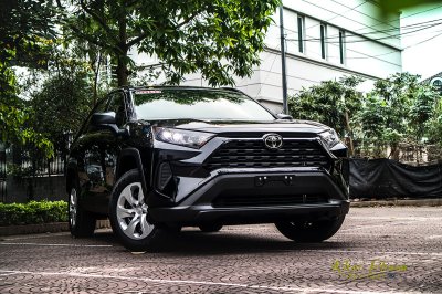 Toyota RAV4 2020 đầu tiên tại Việt Nam vừa đã đại lý, nhiều chi tiết hấp dẫn "dân chơi" Việt 1 Toyota RAV4 2020 đầu tiên tại Việt Nam vừa đã đại lý, nhiều chi tiết hấp dẫn "dân chơi" Việt a1