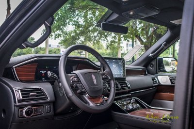 Ảnh xa vô-lăng xe Lincoln Navigator L Reserve 2020