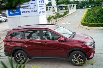 Ảnh chính diện thân xe Toyota Rush 2020