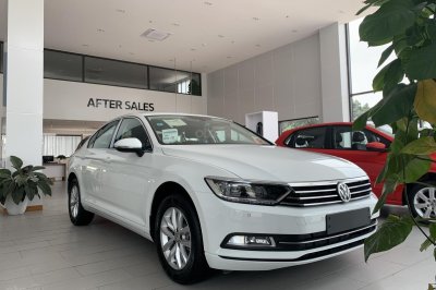 Volkswagen Passat BlueMotion High ưu đãi tới 180 triệu đồng trong tháng 4 1