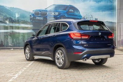 Đuôi xe BMW X1 2020 được tinh chỉnh nhẹ ở cụm đèn hậu và cản sau.